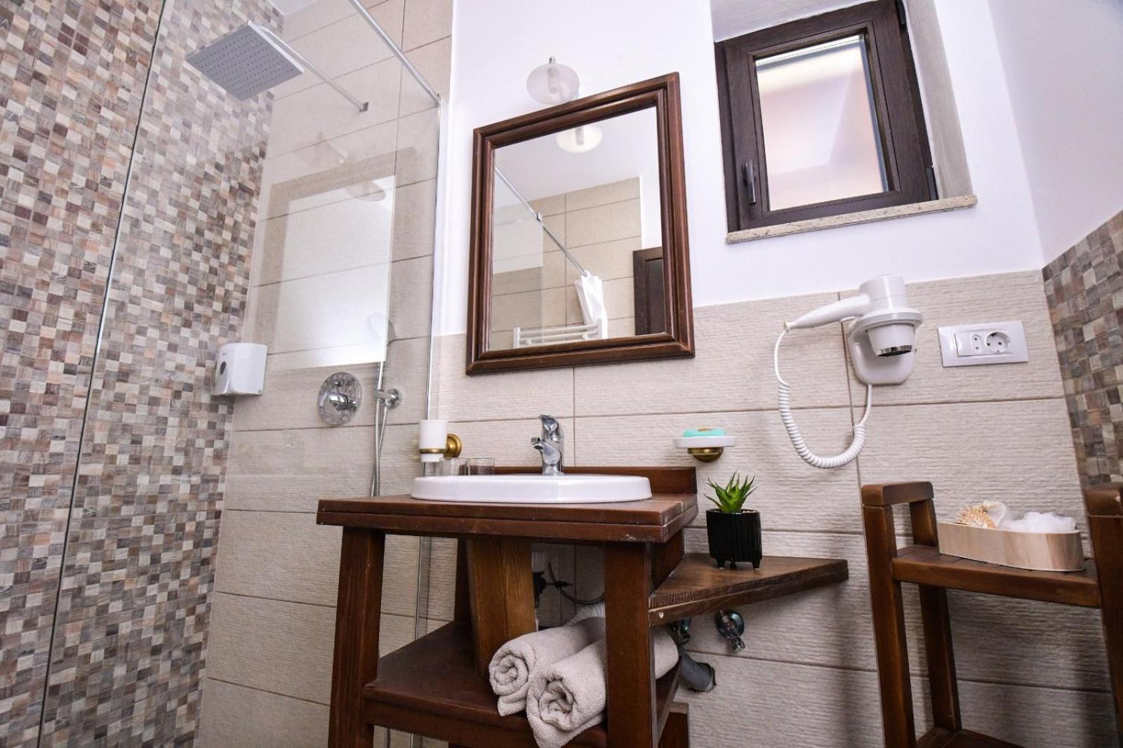 Hotel Yara Viseu de Sus Ngoại thất bức ảnh